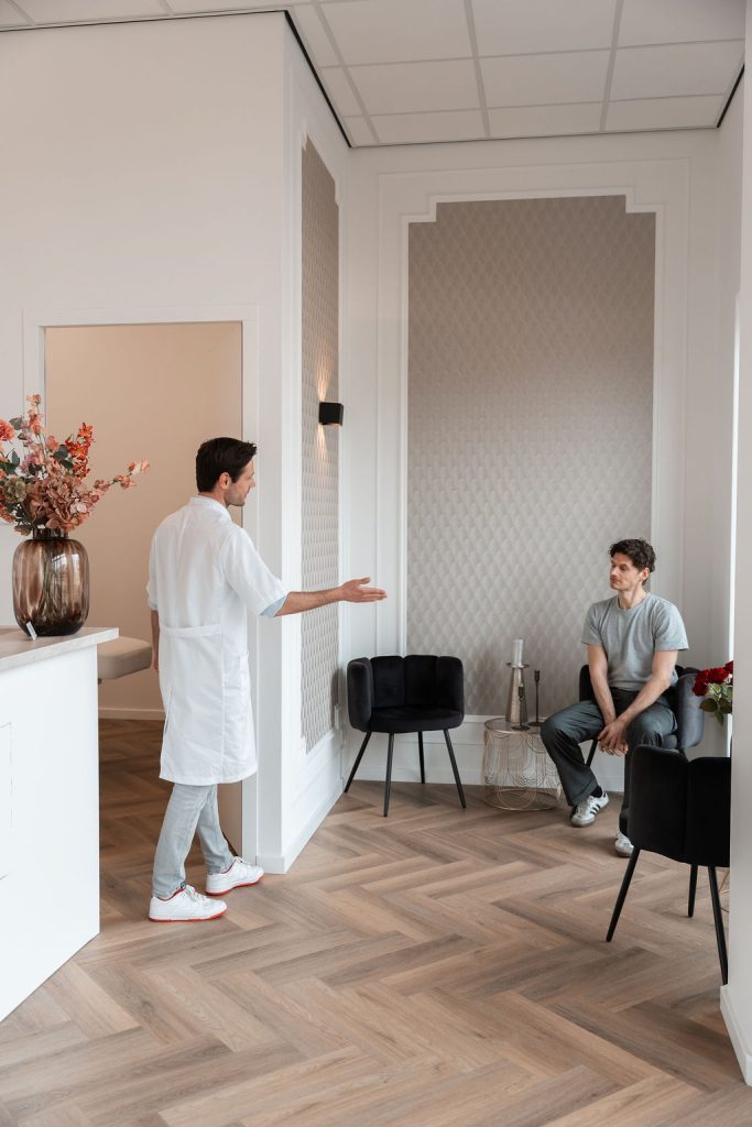 DSC09999 contact studio m clinics